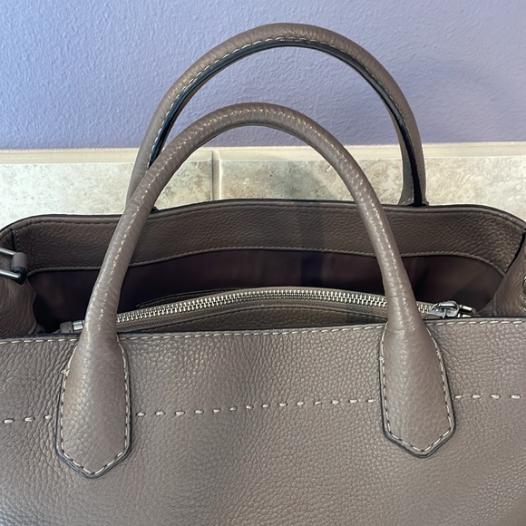 EUC Tory Burch McGraw triple compartment crossbody satchel tote - Picture 4 of 12